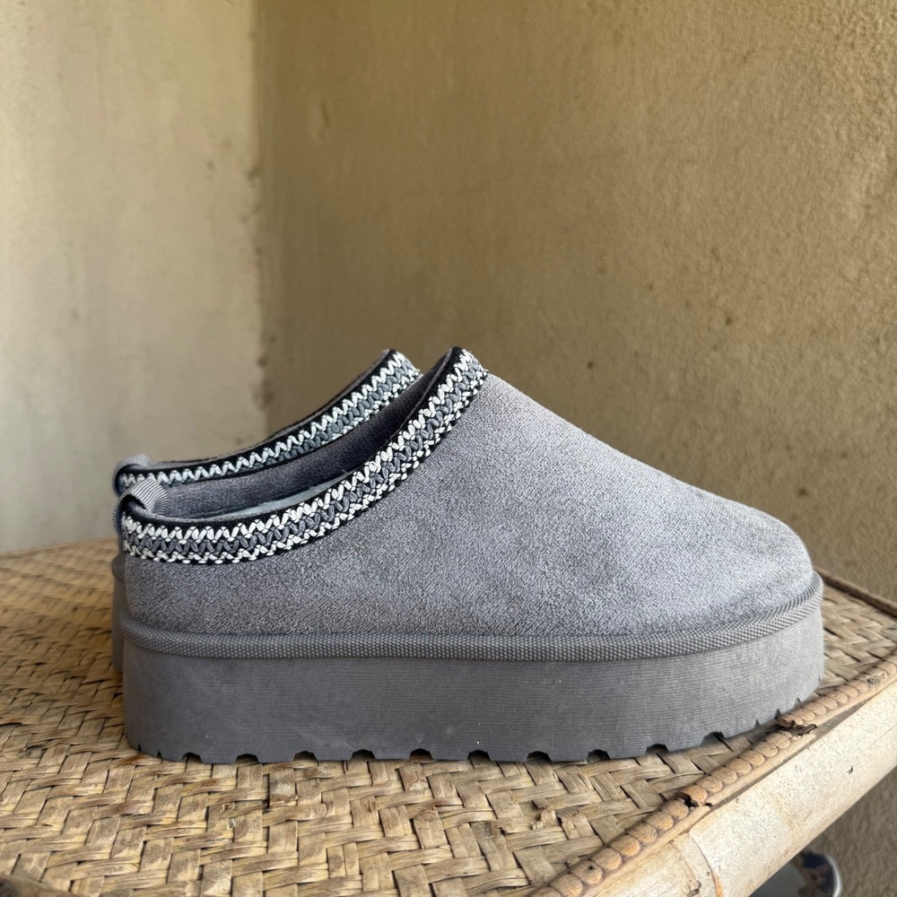 Forever Platform Mule Slippers Womens 7.5 Grey Faux Suede Embroidered Trim Cozy
